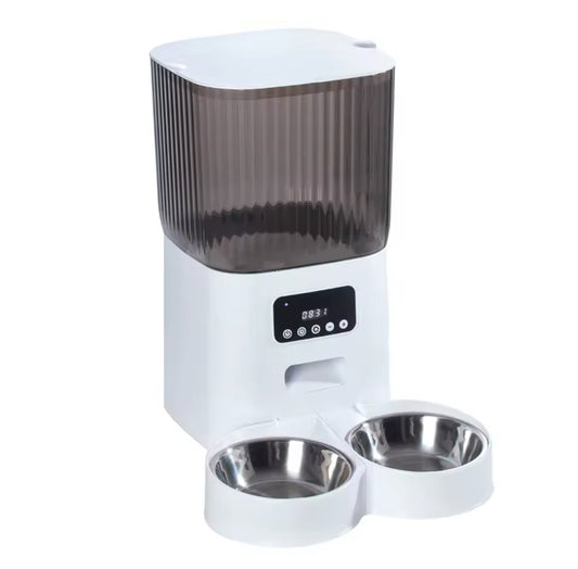 Smart pet feeder